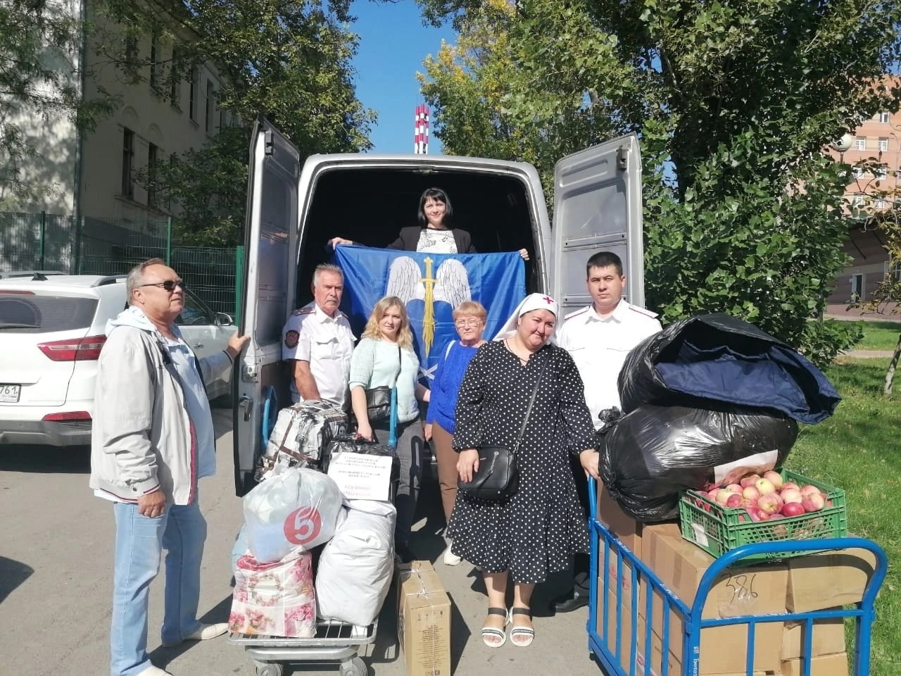 Казаки передали гуманитарную помощь в Ростов-на-Дону - Союз казачьей  молодежи Кубани!